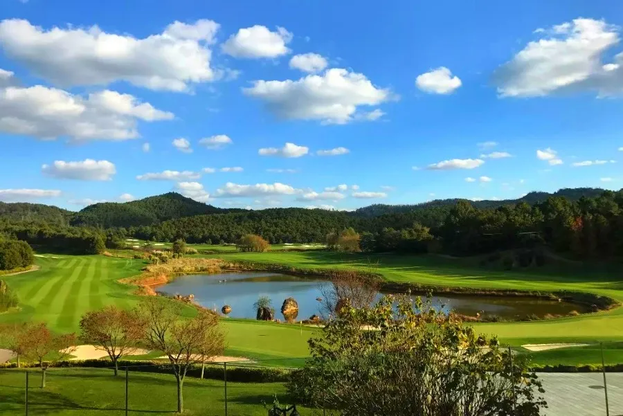 쿤밍 선샤인 골프클럽 (Sunshine Golf Club Kunming)